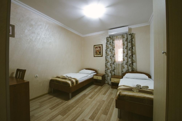 Hotel Flowers (Sivrić Mahala)))
